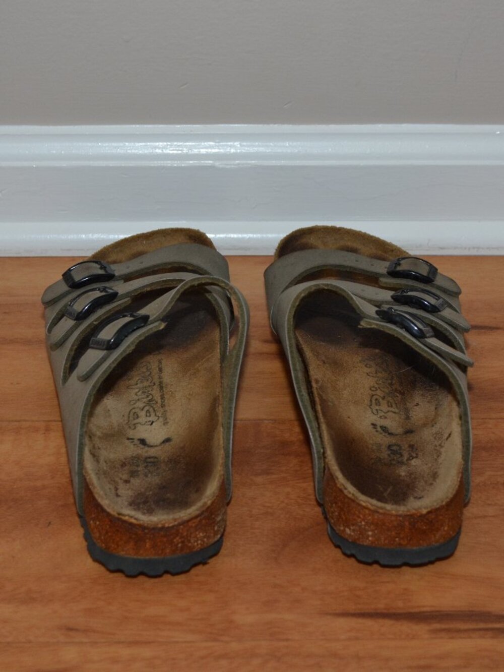 Birkenstock Birki's Canberra Brown Well worn Triple Strap Sandals 5-5.5 (36/35) - Picture 3 of 10